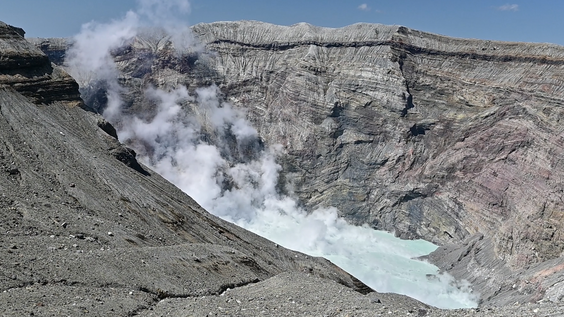 Hiking along the crater rim