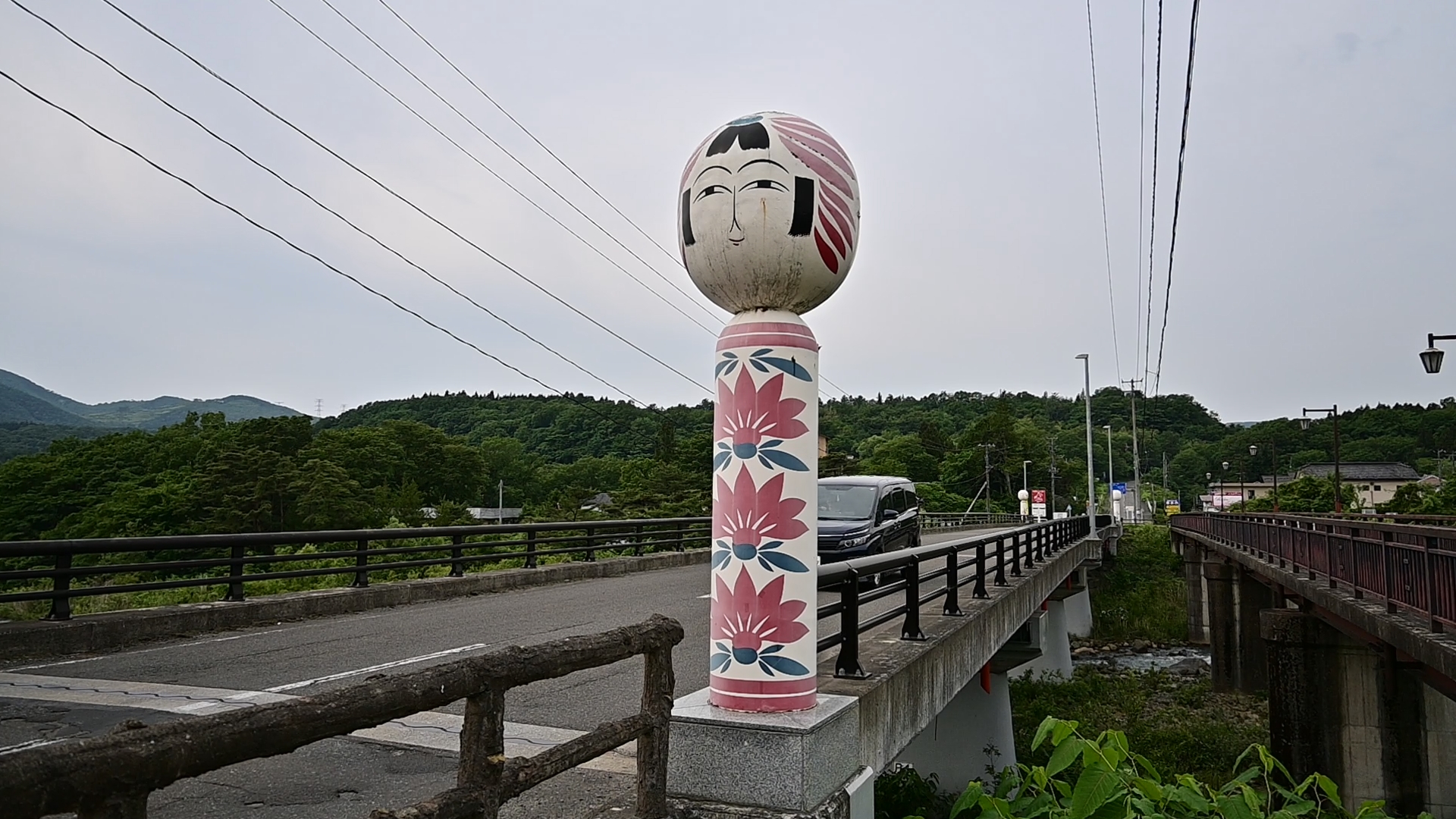 What I really love about hiking in Tohoku is, of course, Onsen. No matter where you go, there always seems to be one nearby. Most are quaint, quiet, and tucked away from the usual tourist routes.<br />
Togatta is a relatively lively Onsen town, yet it still offers a relaxing stay with rustic charm. 02